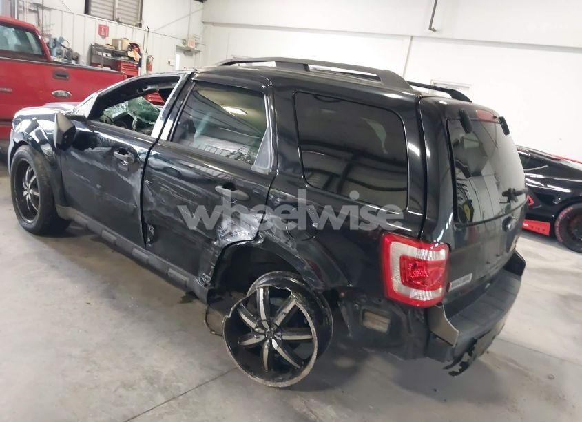 Photo 3 of 2010 Ford Escape XLT (VIN 1FMCU9DGXAKC96417)