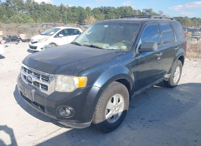 Photo 2 of 2010 Ford Escape XLT (VIN 1FMCU9DGXAKD23485)