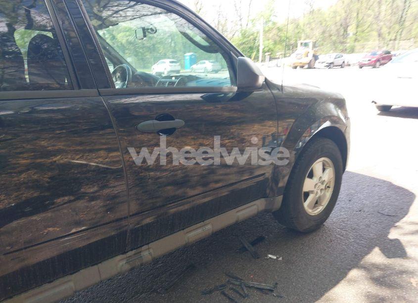 Photo 12 of 2010 Ford Escape XLT (VIN 1FMCU9DGXAKD25432)