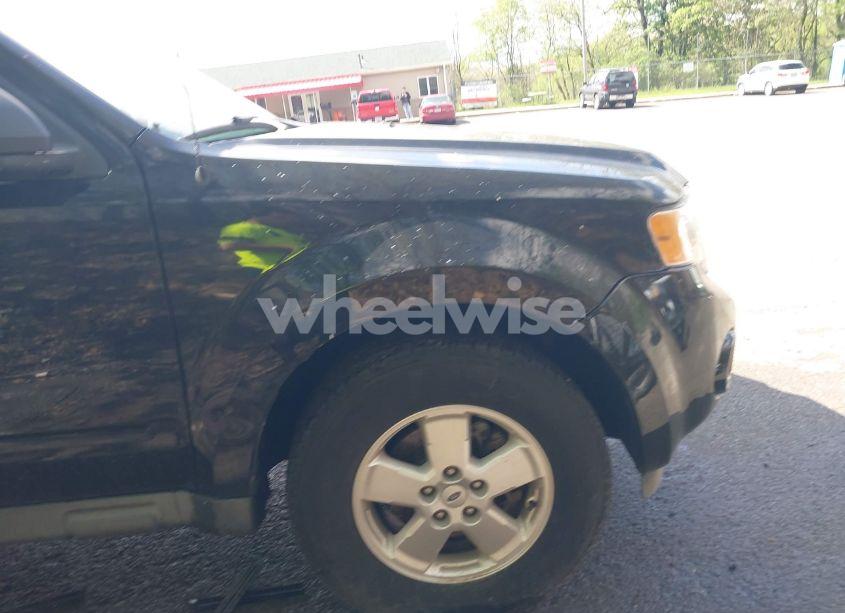 Photo 13 of 2010 Ford Escape XLT (VIN 1FMCU9DGXAKD25432)