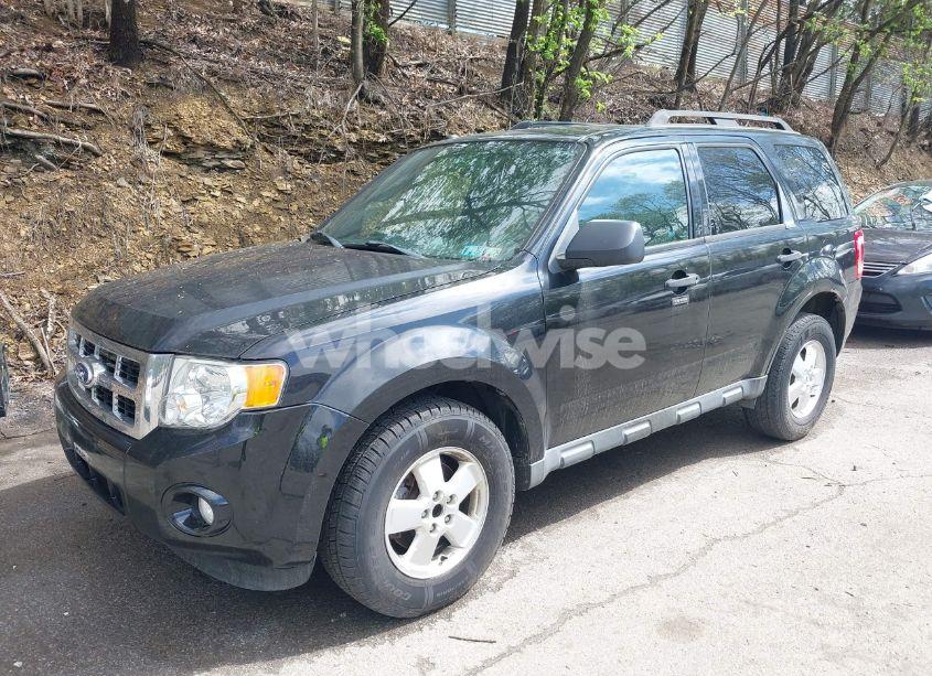 Photo 2 of 2010 Ford Escape XLT (VIN 1FMCU9DGXAKD25432)