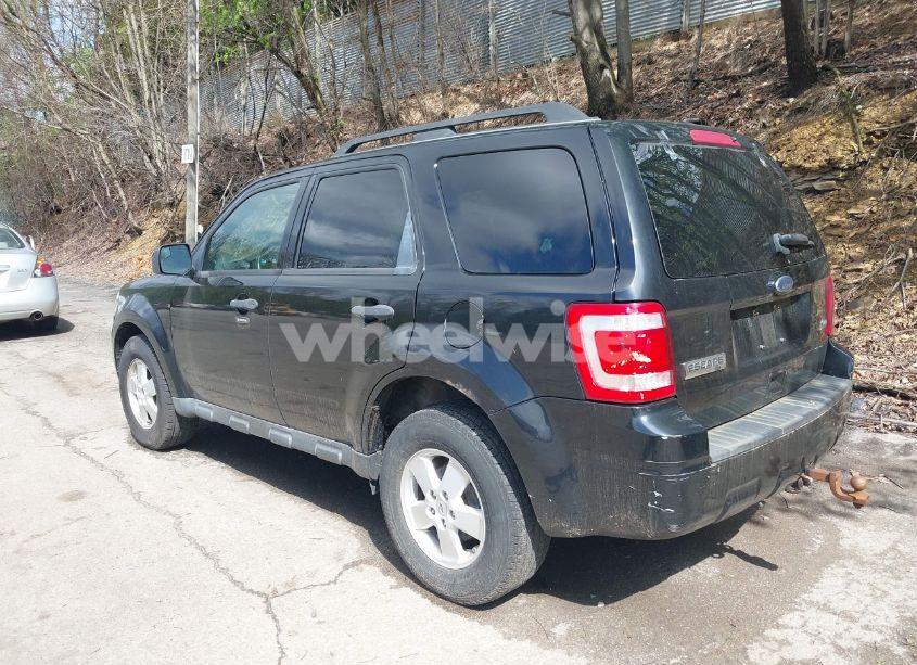 Photo 3 of 2010 Ford Escape XLT (VIN 1FMCU9DGXAKD25432)