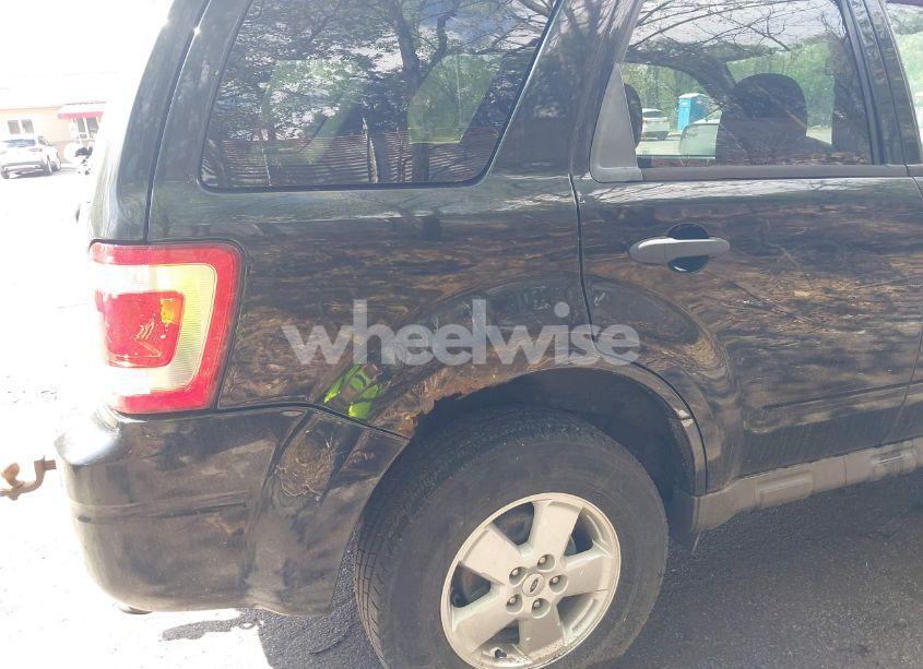 Photo 6 of 2010 Ford Escape XLT (VIN 1FMCU9DGXAKD25432)