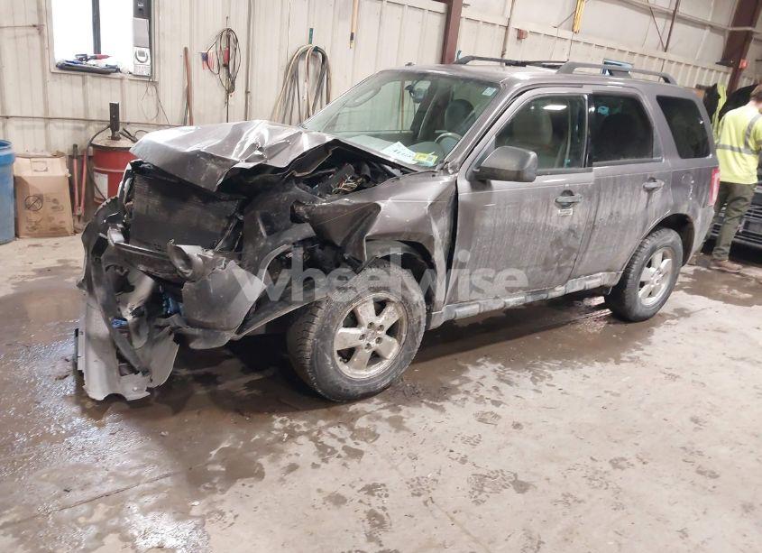 Photo 2 of 2011 Ford Escape XLT (VIN 1FMCU9DGXBKB88283)