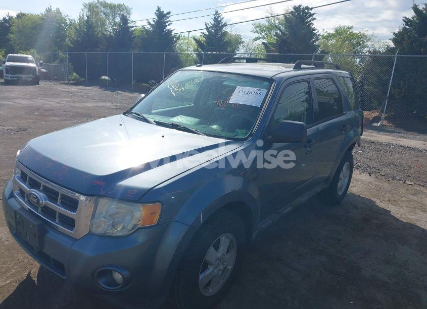 Photo 2 of 2011 Ford Escape XLT (VIN 1FMCU9DGXBKC36400)