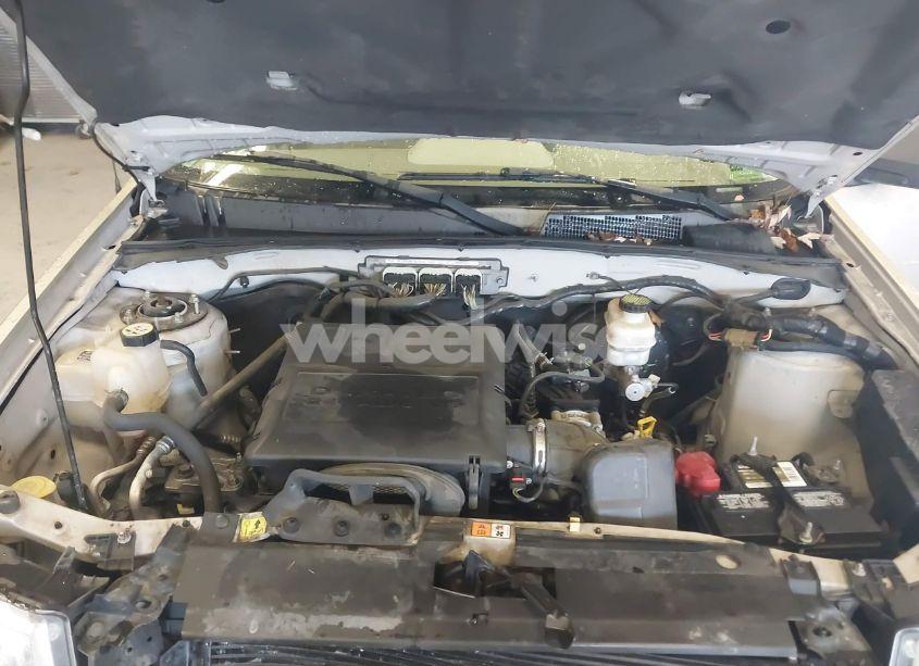 Photo 10 of 2011 Ford Escape XLT (VIN 1FMCU9DGXBKC59904)