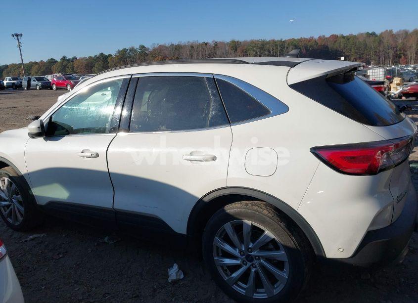 Photo 14 of 2022 Ford Escape TITANIUM HYBRID (VIN 1FMCU9DZ3NUA05090)