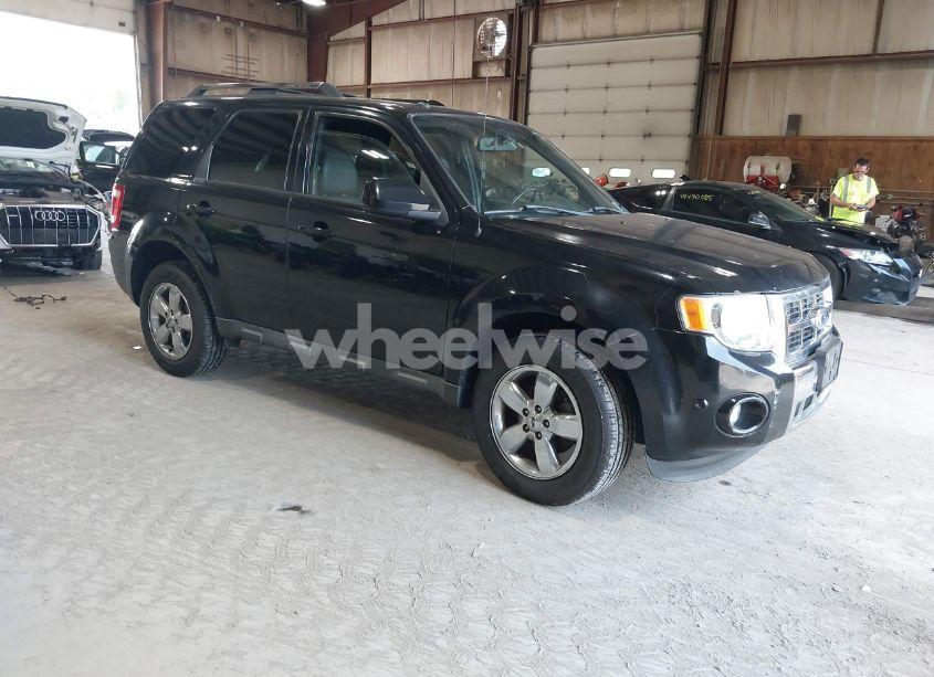 2010 Ford Escape LIMITED (VIN 1FMCU9E70AKD30170) main photo