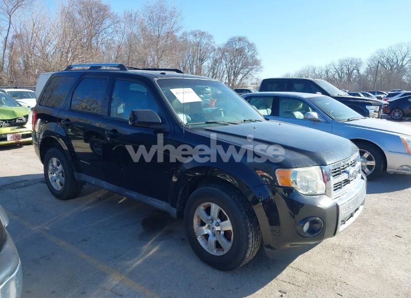 2010 Ford Escape LIMITED (VIN 1FMCU9E71AKB56741) main photo