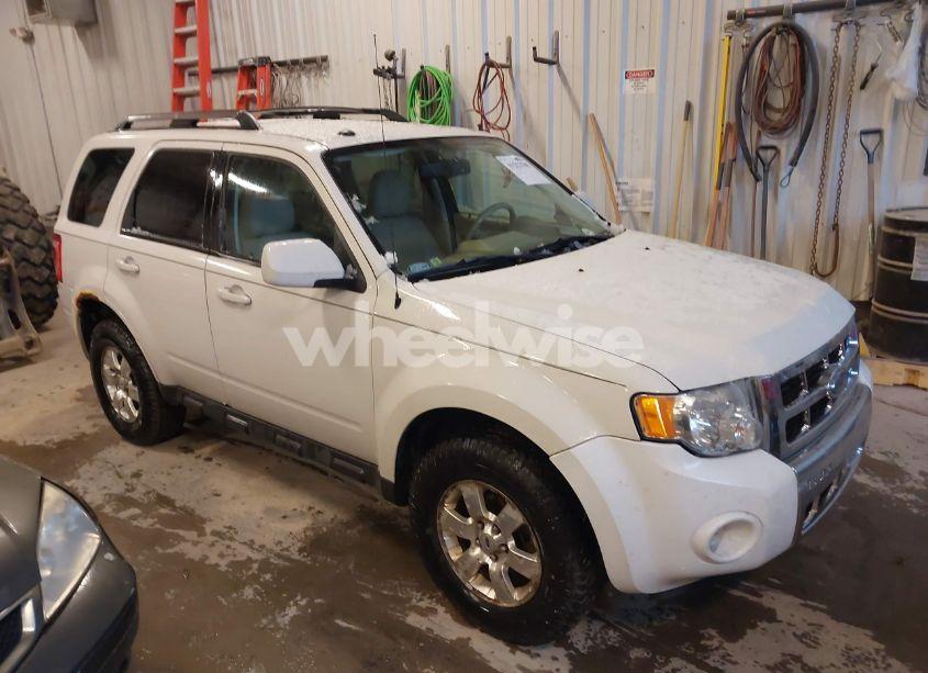 2011 Ford Escape LIMITED (VIN 1FMCU9E71BKC22769) main photo