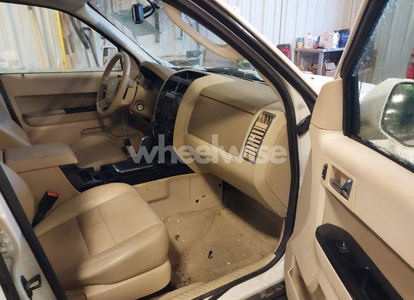 Photo 5 of 2011 Ford Escape LIMITED (VIN 1FMCU9E71BKC22769)