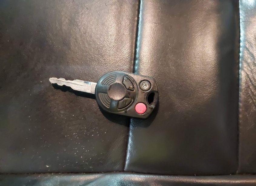 Photo 11 of 2011 Ford Escape LIMITED (VIN 1FMCU9E74BKB00004)