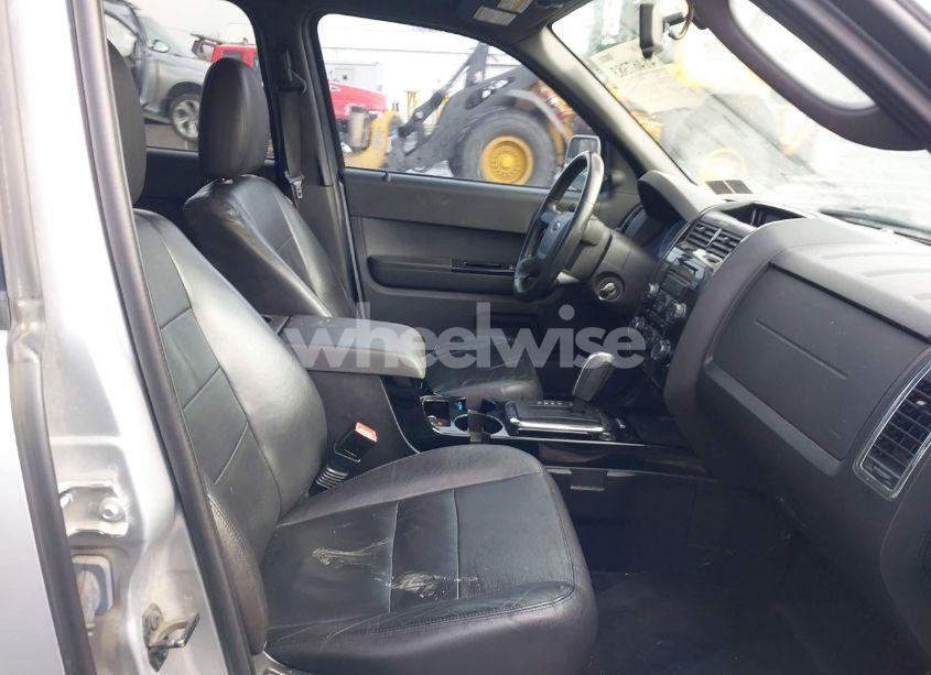 Photo 5 of 2011 Ford Escape LIMITED (VIN 1FMCU9E7XBKA63413)