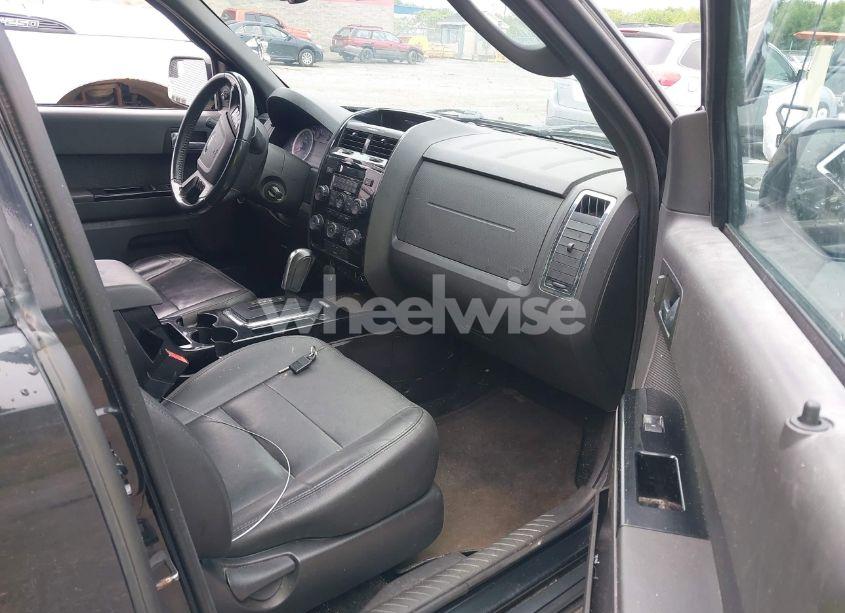 Photo 5 of 2011 Ford Escape LIMITED (VIN 1FMCU9E7XBKB56707)