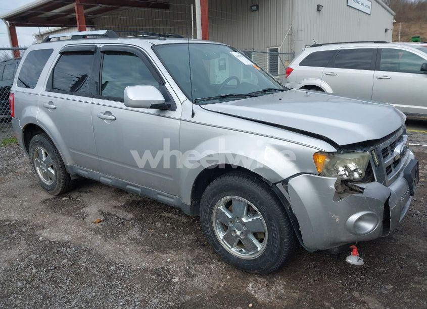 2010 Ford Escape LIMITED (VIN 1FMCU9EG0AKA41404) main photo