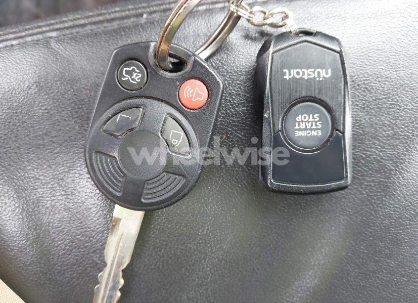 Photo 11 of 2010 Ford Escape LIMITED (VIN 1FMCU9EG0AKA41404)