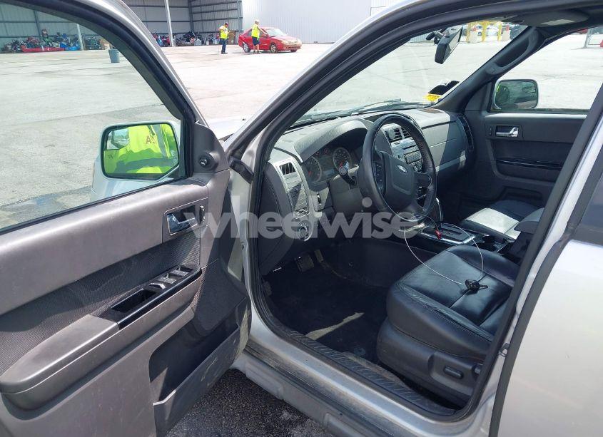 Photo 5 of 2011 Ford Escape LIMITED (VIN 1FMCU9EG0BKA19419)