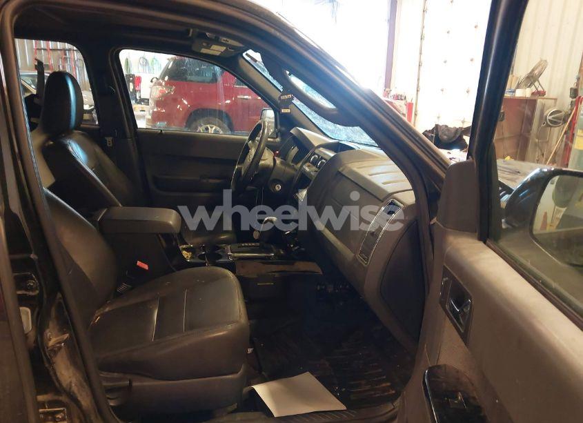 Photo 5 of 2011 Ford Escape LIMITED (VIN 1FMCU9EG0BKC29115)