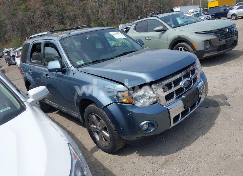 2010 Ford Escape LIMITED (VIN 1FMCU9EG1AKB75810) main photo