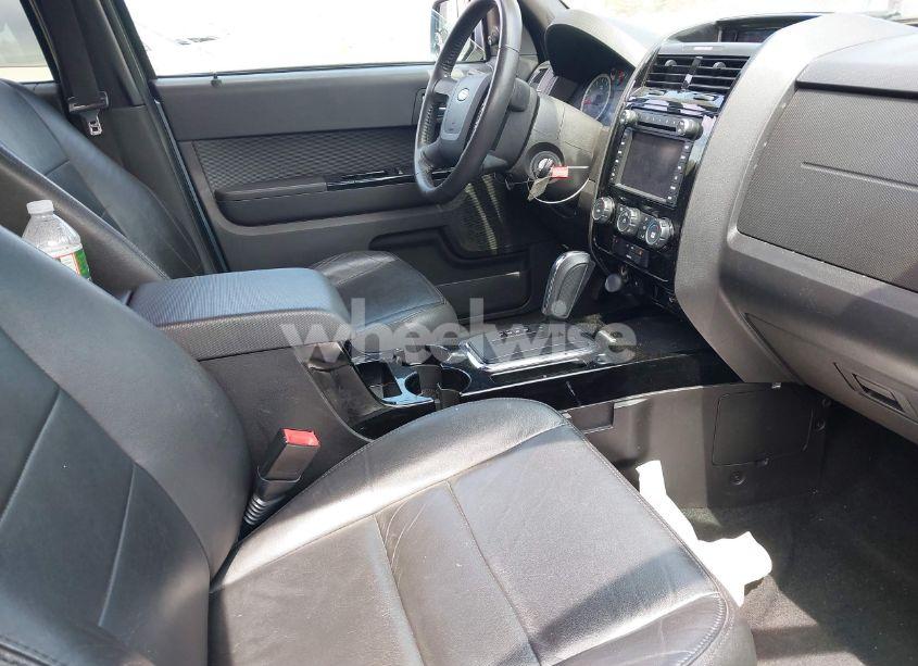 Photo 5 of 2010 Ford Escape LIMITED (VIN 1FMCU9EG1AKB75810)