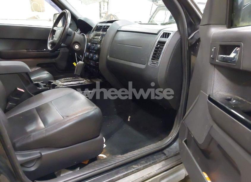 Photo 5 of 2011 Ford Escape LIMITED (VIN 1FMCU9EG1BKA73215)