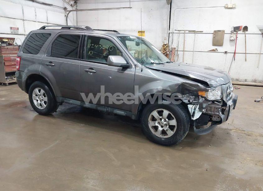 2010 Ford Escape LIMITED (VIN 1FMCU9EG2AKC17658) main photo
