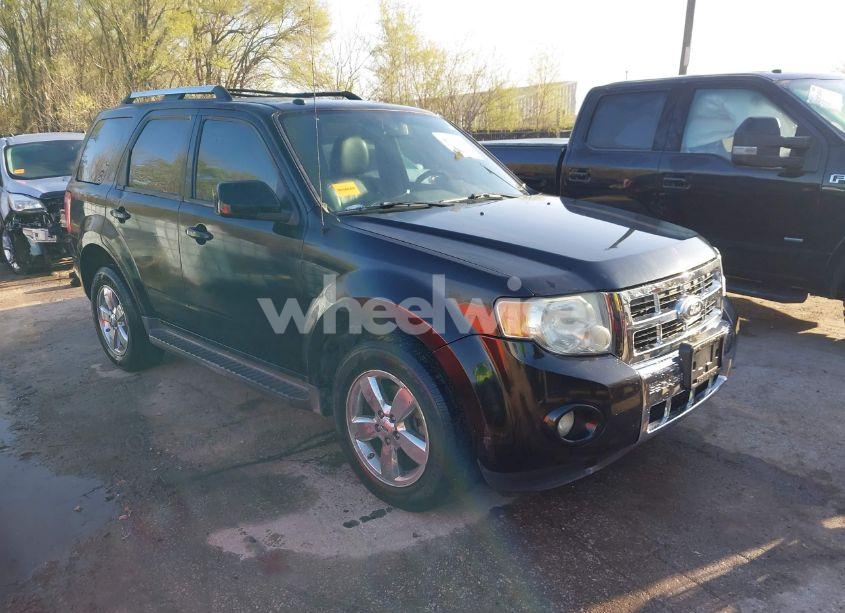 2010 Ford Escape LIMITED (VIN 1FMCU9EG2AKC72093) main photo