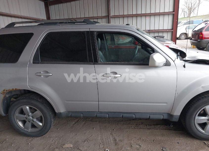Photo 13 of 2010 Ford Escape LIMITED (VIN 1FMCU9EG2AKD26847)