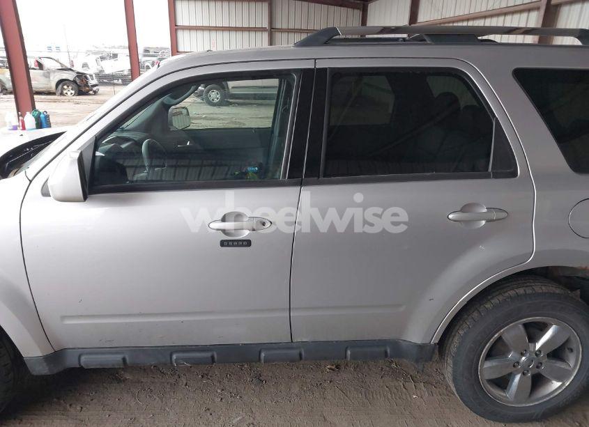 Photo 14 of 2010 Ford Escape LIMITED (VIN 1FMCU9EG2AKD26847)