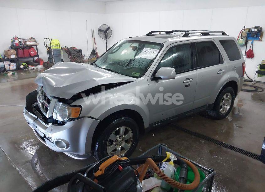 Photo 2 of 2011 Ford Escape LIMITED (VIN 1FMCU9EG3BKA00198)