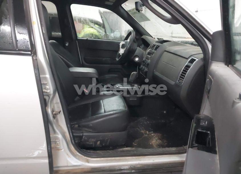 Photo 5 of 2011 Ford Escape LIMITED (VIN 1FMCU9EG3BKA00198)