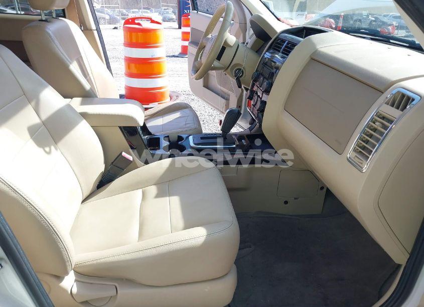 Photo 5 of 2011 Ford Escape LIMITED (VIN 1FMCU9EG3BKA22265)