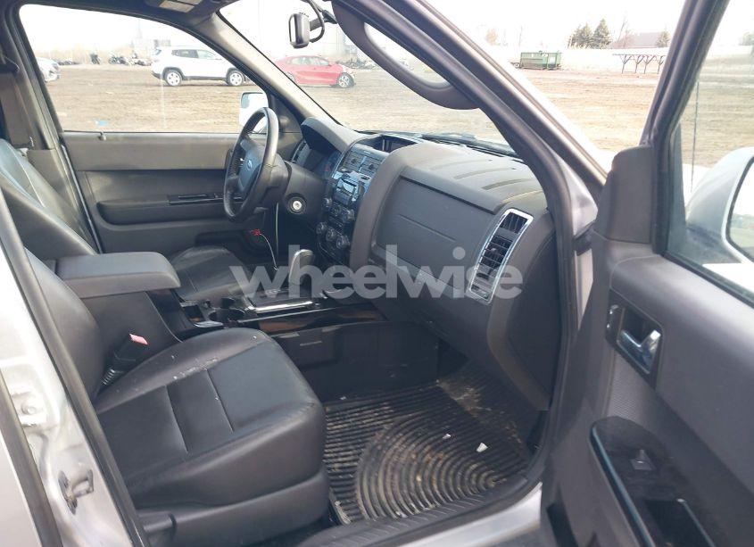 Photo 5 of 2011 Ford Escape LIMITED (VIN 1FMCU9EG3BKC66420)