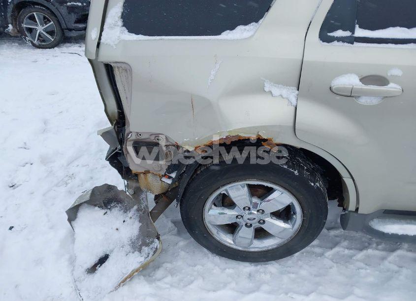 Photo 6 of 2010 Ford Escape LIMITED (VIN 1FMCU9EG4AKD43861)