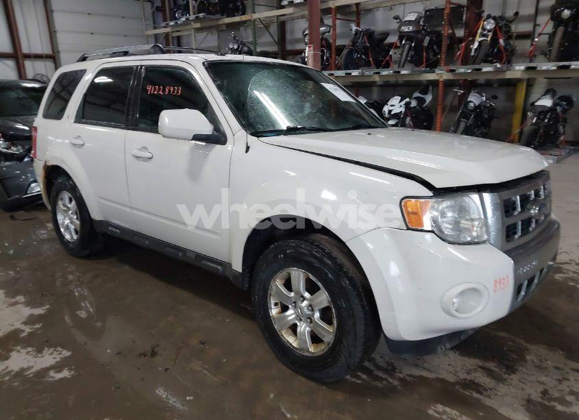 2010 Ford Escape LIMITED (VIN 1FMCU9EG5AKB41952) main photo