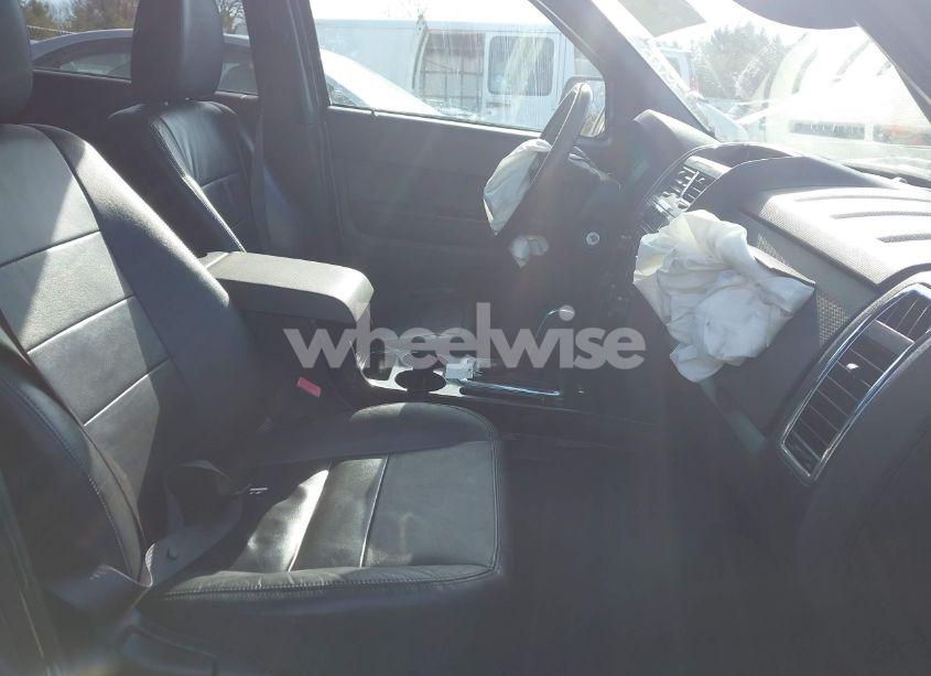 Photo 5 of 2010 Ford Escape LIMITED (VIN 1FMCU9EG5AKD17866)