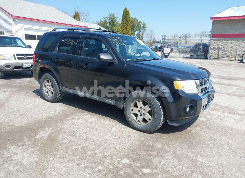 2011 Ford Escape LIMITED (VIN 1FMCU9EG5BKC33192) main photo