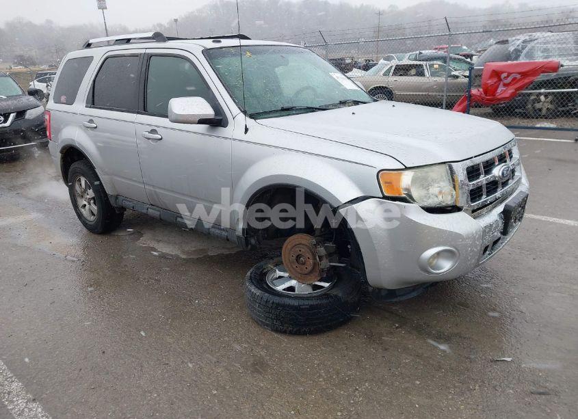 2010 Ford Escape LIMITED (VIN 1FMCU9EG6AKA73015) main photo