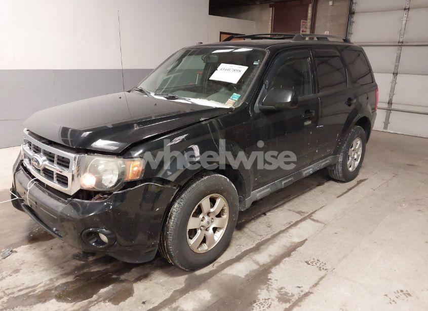 Photo 2 of 2010 Ford Escape LIMITED (VIN 1FMCU9EG6AKC69875)