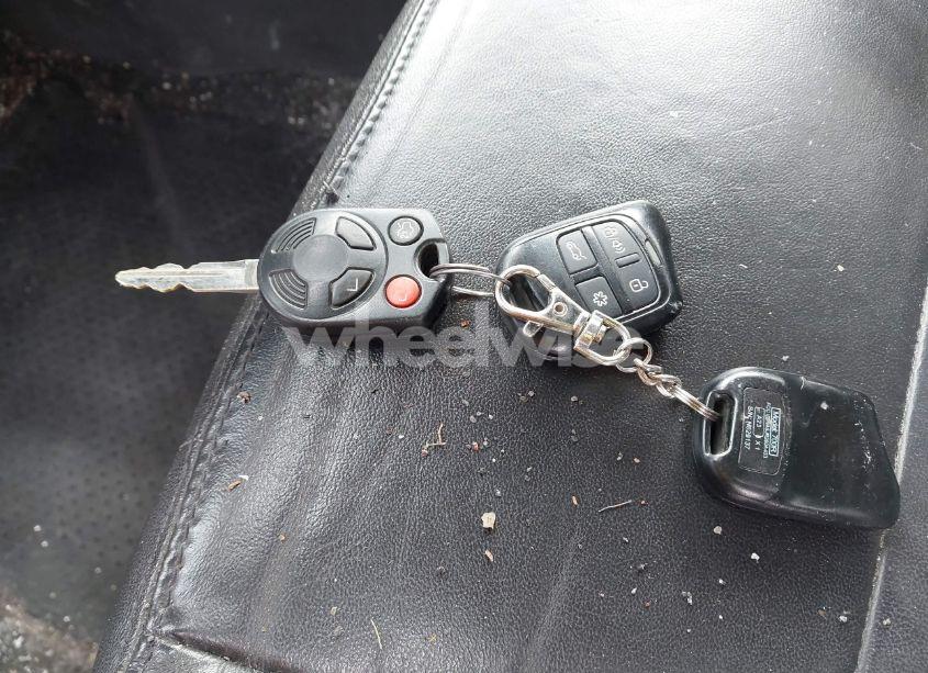 Photo 11 of 2010 Ford Escape LIMITED (VIN 1FMCU9EG6AKC91469)