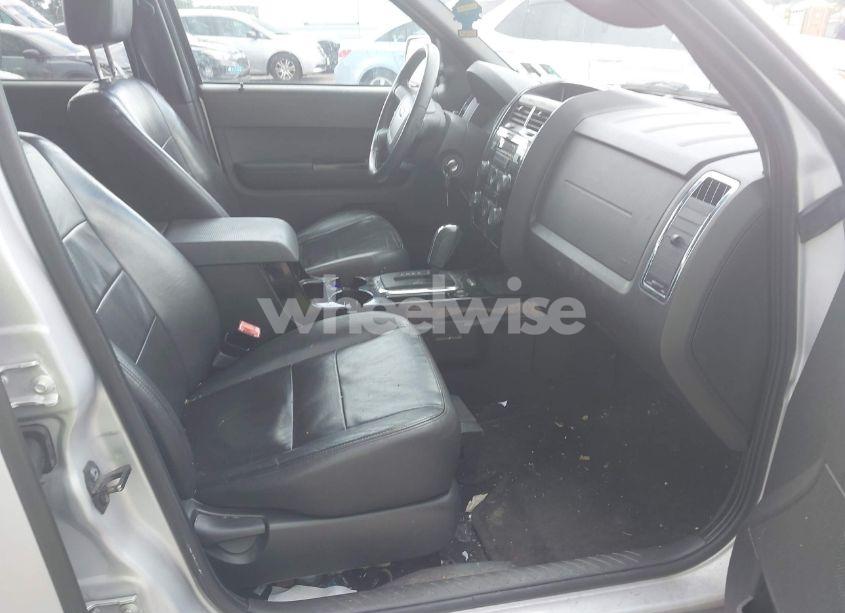 Photo 5 of 2011 Ford Escape LIMITED (VIN 1FMCU9EG6BKA98997)