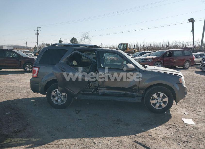 Photo 13 of 2010 Ford Escape LIMITED (VIN 1FMCU9EG7AKC75491)