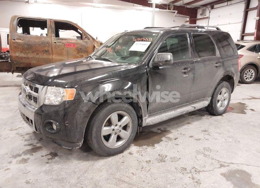 Photo 2 of 2010 Ford Escape LIMITED (VIN 1FMCU9EG7AKD38718)