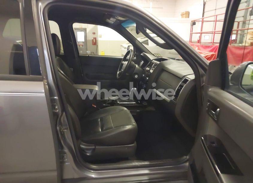 Photo 5 of 2010 Ford Escape LIMITED (VIN 1FMCU9EG8AKD11933)