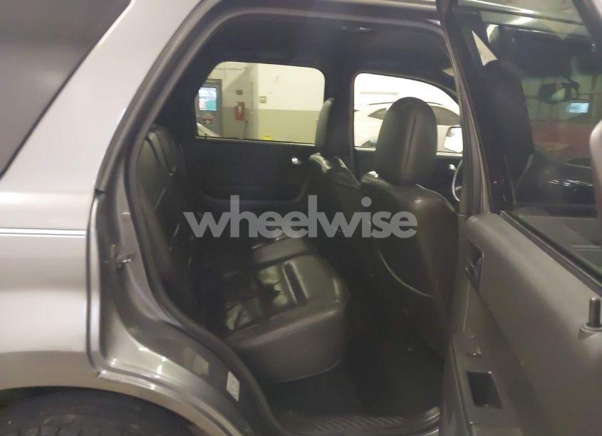 Photo 8 of 2010 Ford Escape LIMITED (VIN 1FMCU9EG8AKD11933)