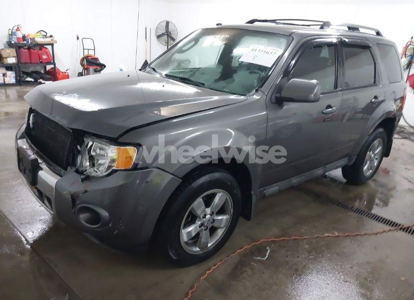 Photo 2 of 2010 Ford Escape LIMITED (VIN 1FMCU9EG9AKB60780)