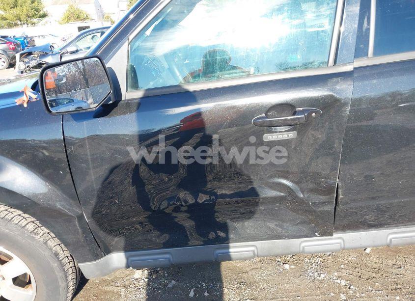 Photo 6 of 2011 Ford Escape LIMITED (VIN 1FMCU9EG9BKA32377)