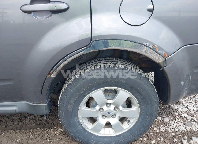 Photo 6 of 2010 Ford Escape LIMITED (VIN 1FMCU9EGXAKC05919)