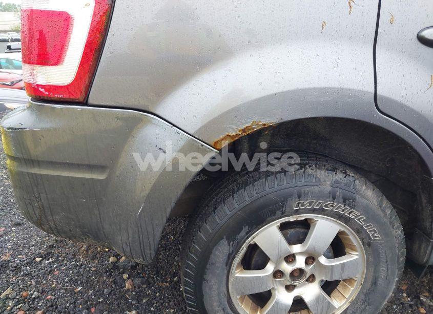 Photo 12 of 2010 Ford Escape LIMITED (VIN 1FMCU9EGXAKD36364)