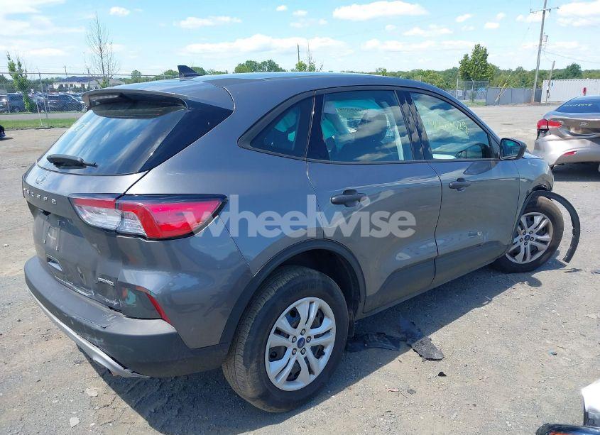 Photo 4 of 2022 Ford Escape S (VIN 1FMCU9F61NUB52835)